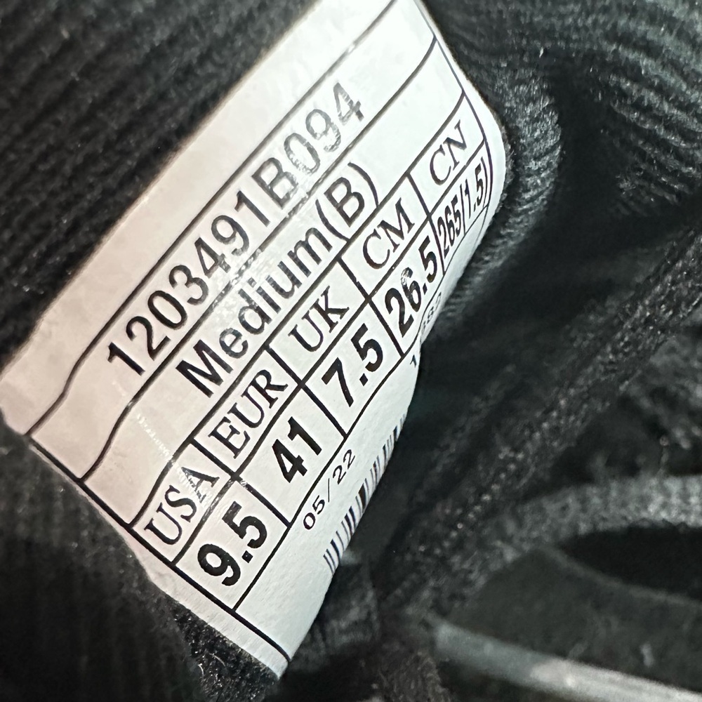 Women’s Brooks Black and Gray Running Shoes Sz.9.5 - Picture 8 of 8